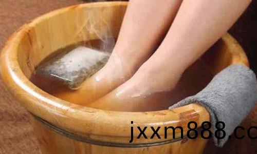 泡(pao)腳的(de)好處